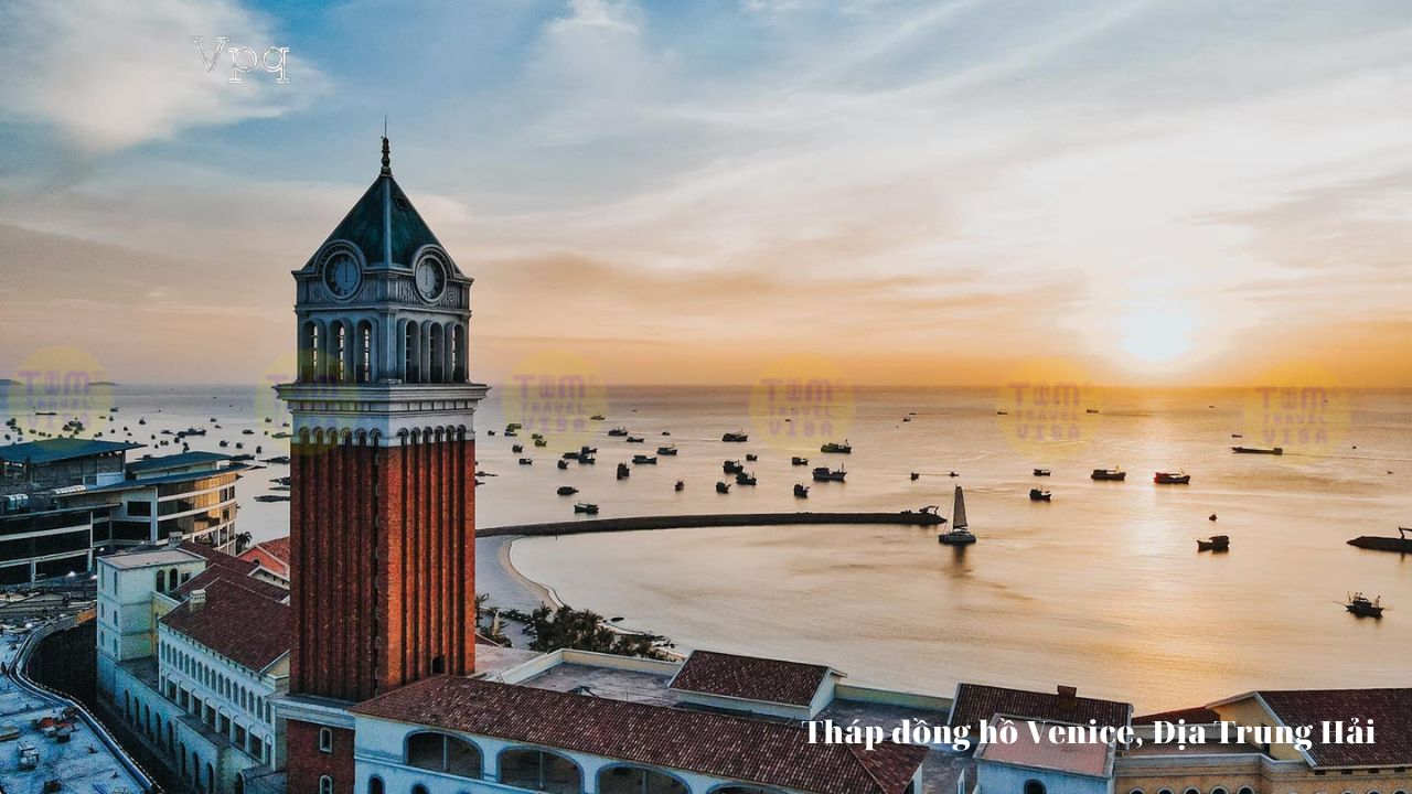 Tháp đồng hồ Venice ở Địa Trung Hải 