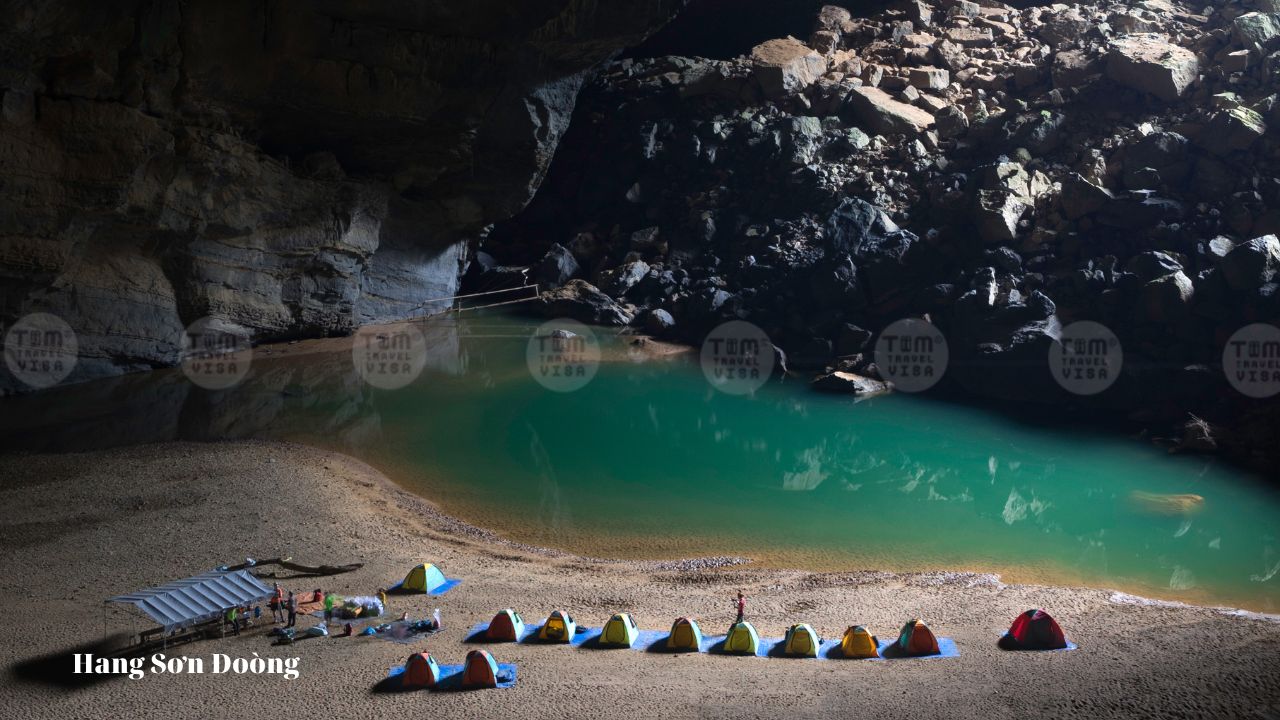 Cắm trại trong hang
