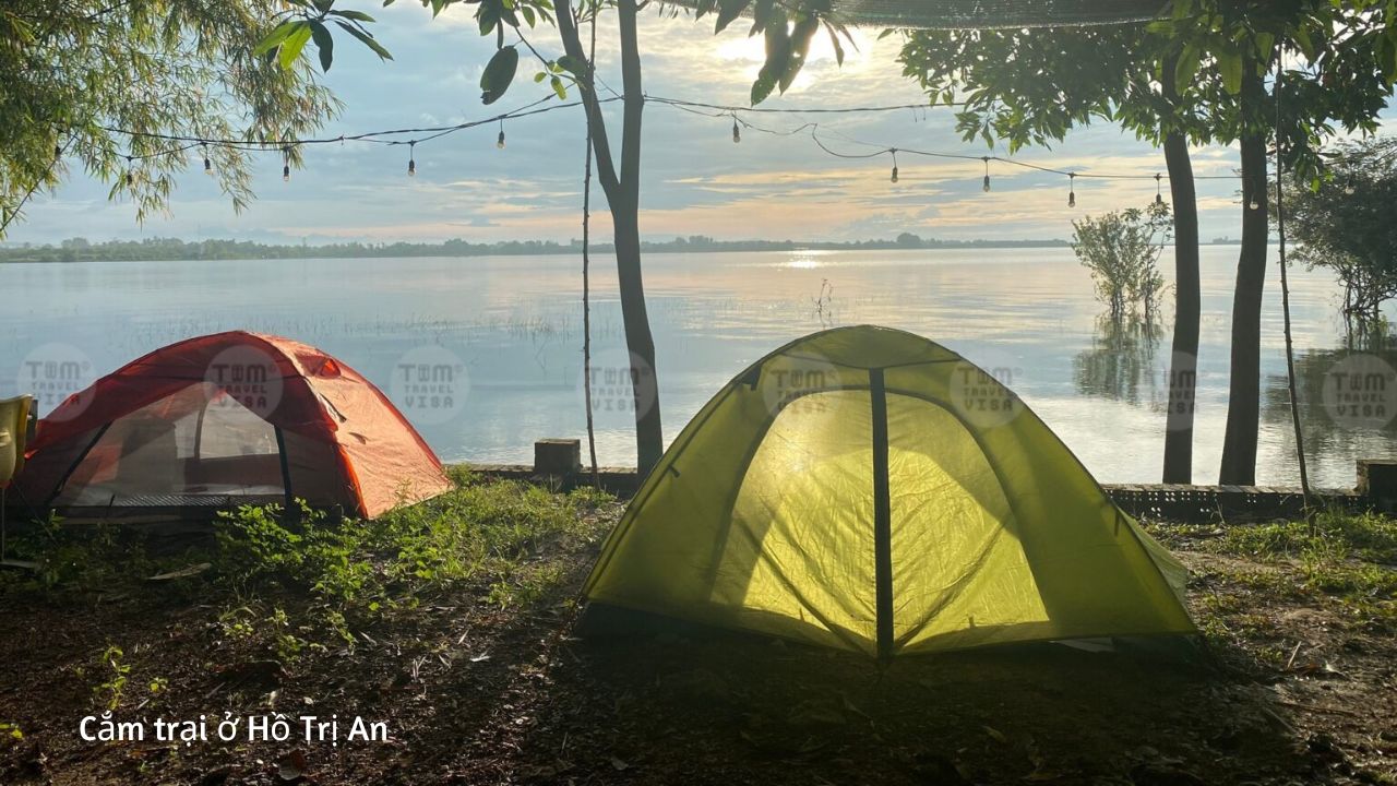Tìm một khu vực cắm trại gần hồ hoặc có tầm nhìn tốt đến hồ