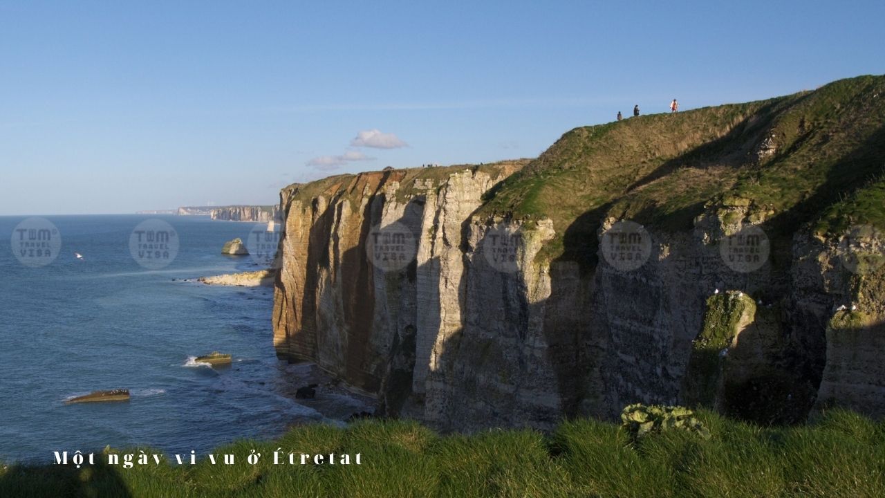 Miêu tả vẻ đẹp tự nhiên của Étretat khi du lịch Étretat