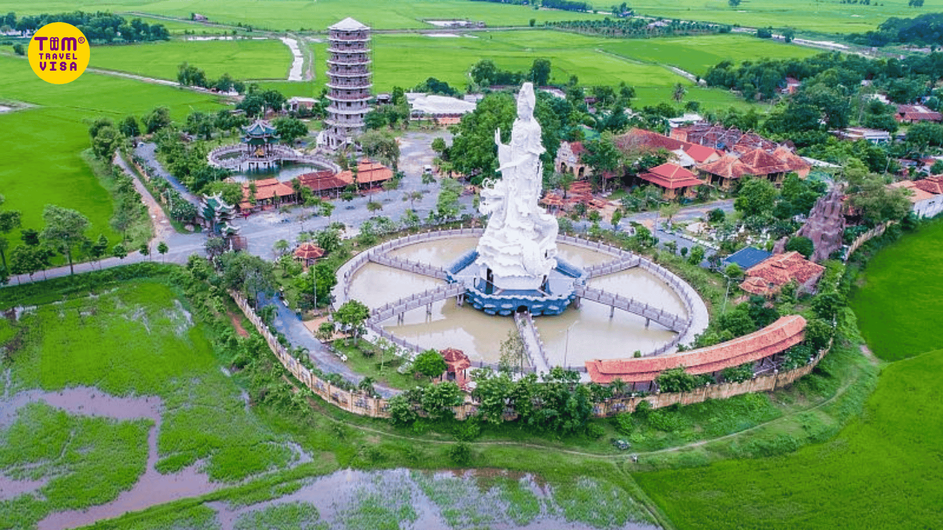 Du lịch gia đình mùa xuân: Tham quan Núi Bà Đen