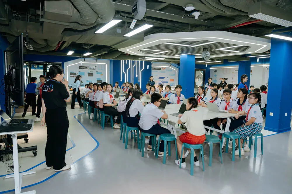 Học sinh THPT tại Stem Town